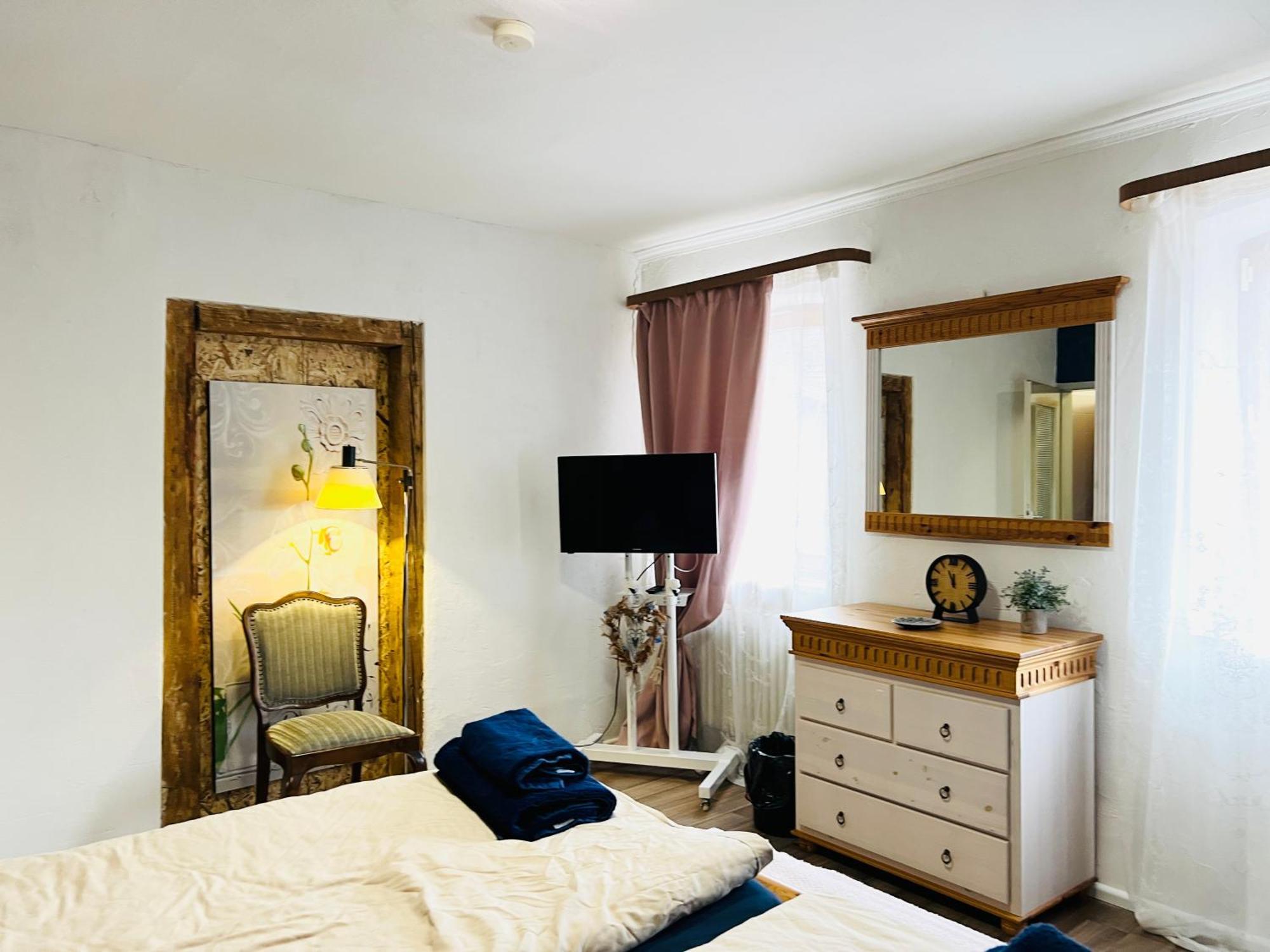 Apartment Amelie - Zimmer Mit Tv, W-Lan, Mikrowelle Und Kuehlschrank, Bad Mit Dusche Malterdingen Dış mekan fotoğraf