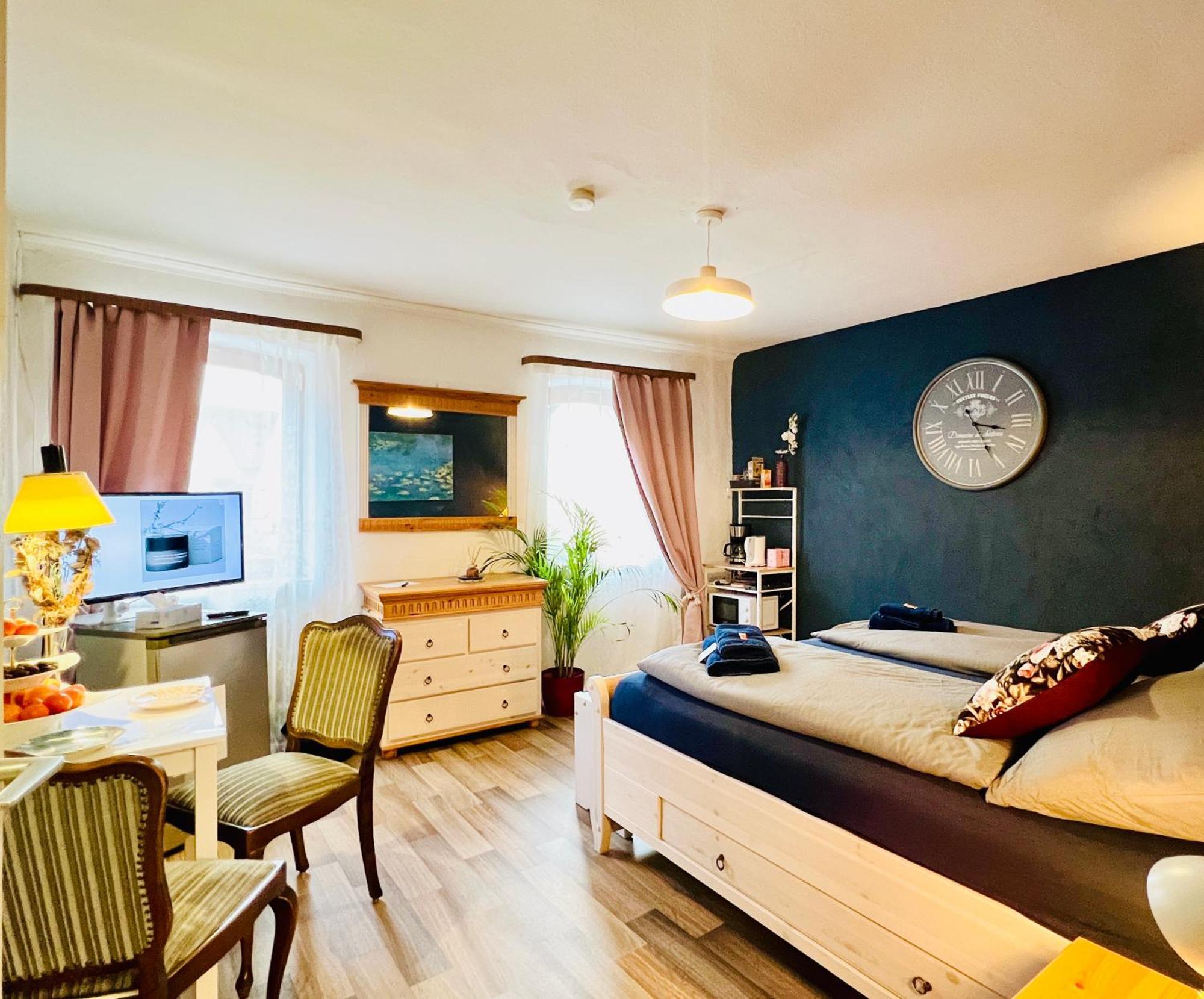 Apartment Amelie - Zimmer Mit Tv, W-Lan, Mikrowelle Und Kuehlschrank, Bad Mit Dusche Malterdingen Dış mekan fotoğraf