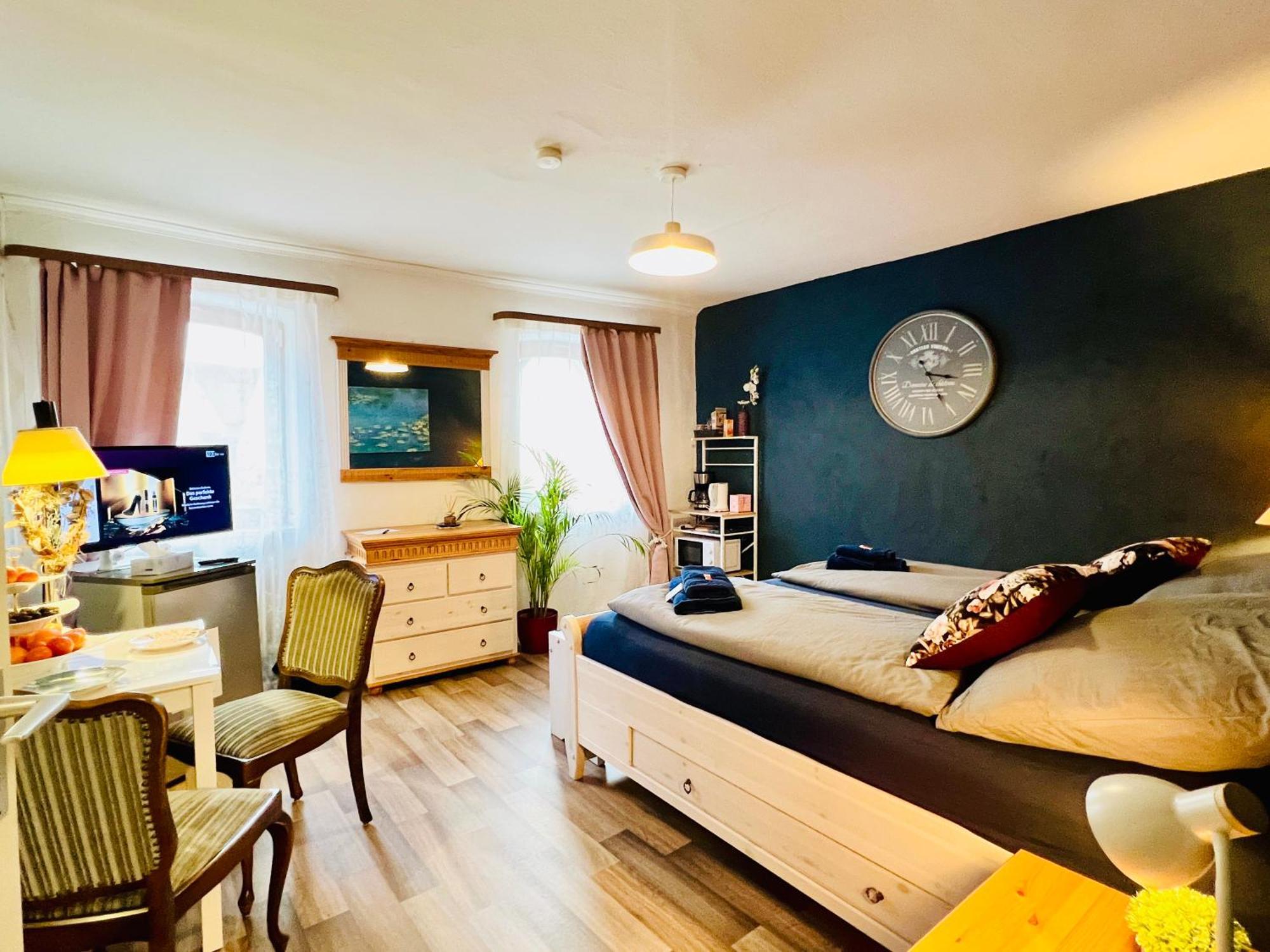 Apartment Amelie - Zimmer Mit Tv, W-Lan, Mikrowelle Und Kuehlschrank, Bad Mit Dusche Malterdingen Dış mekan fotoğraf